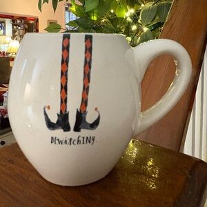 NWOT Rae Dunn “Bewitching” Halloween 20 Oz Mug